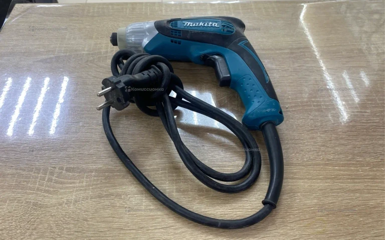 Винтоверт makita TD0100