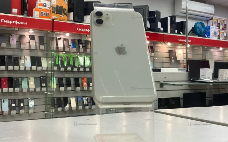 Apple iPhone 11 4/128 ГБ