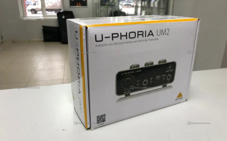 Звуковая карта Behringer u-phoria UM2