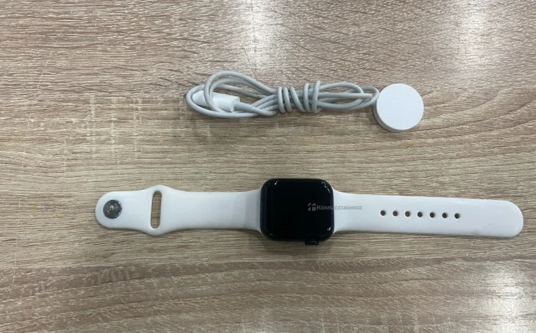 Часы  Apple Watch SE 40mm