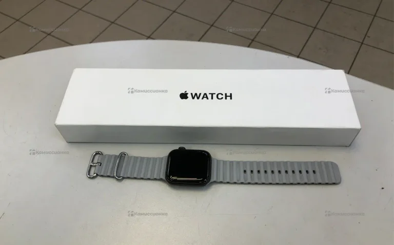 Часы Apple Watch SE gen 1 44mm