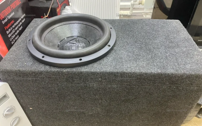 Сабвуфер  Aura indigo 12.d2