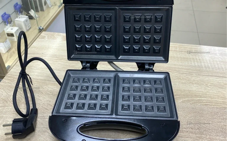 Вафельница Centek CT-1447