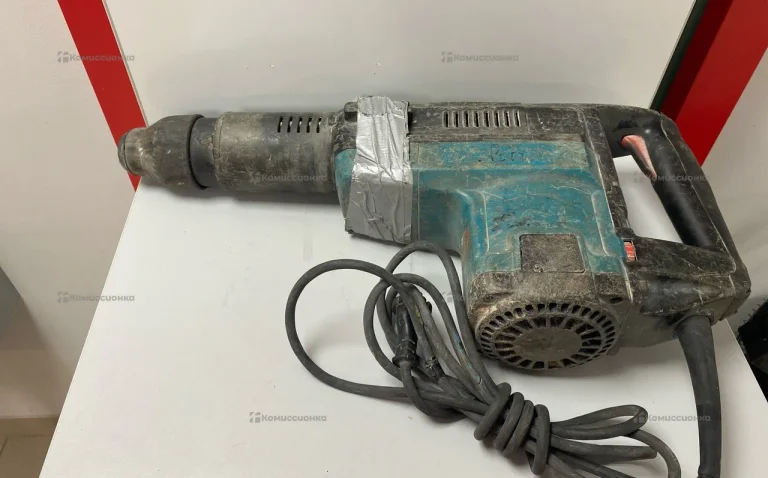 Перфоратор makita HR5001C