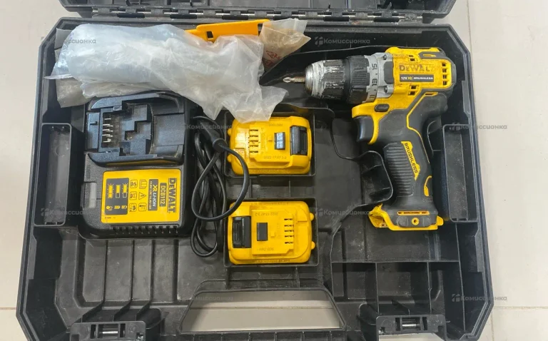 Аккумуляторная дрель-шуруповерт DeWALT DCD701N-XJ