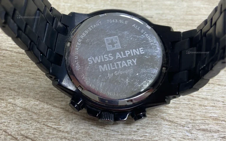 Часы  SWISS ALPINE MILITARY 7043.9le