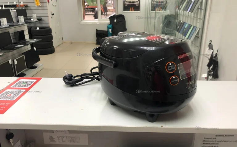 Мультиварка  Redmond RMC-03