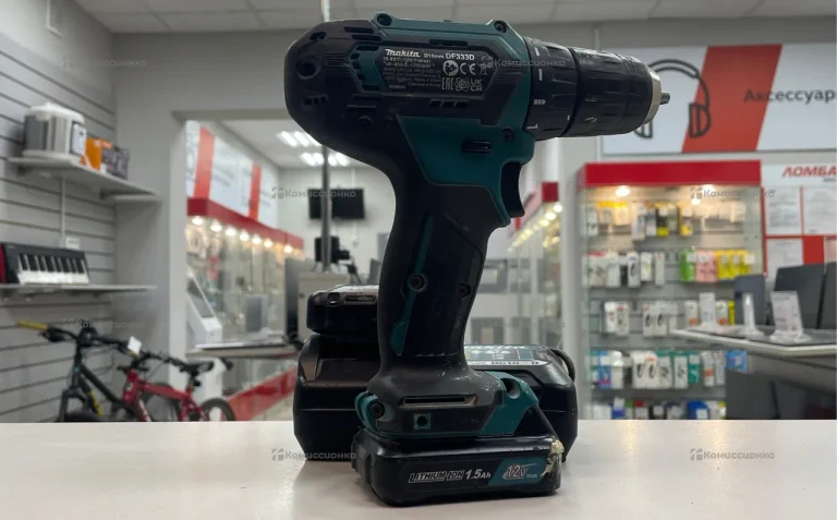 Дрель-шуруповерт Makita DF333D