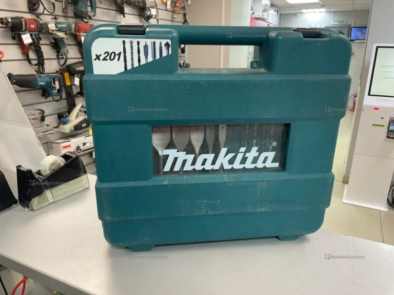 набор сверл и бит Makita