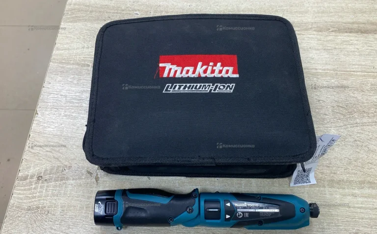 Аккумуляторная отвертка makita TD021DSE