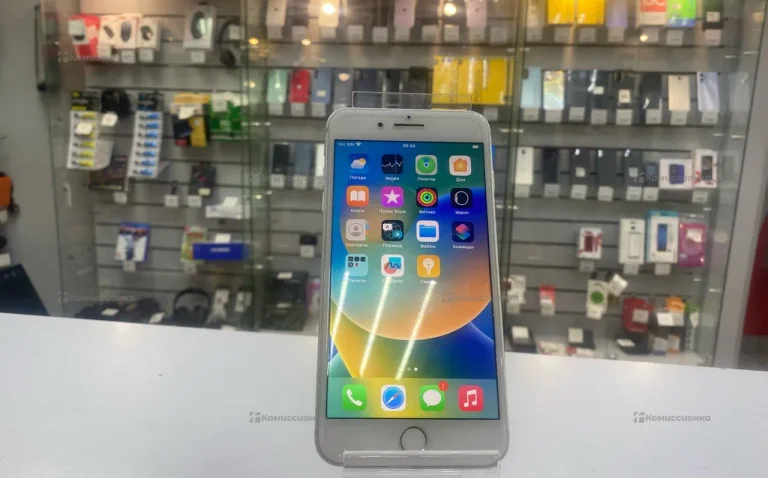 Apple iPhone 8 Plus 3/64 ГБ