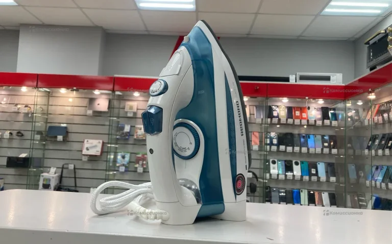 Утюг Redmond RI-C264