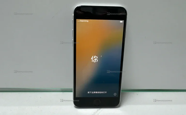 Apple iPhone SE (2020) 3/64 ГБ