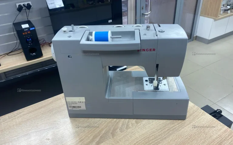 Швейная машина