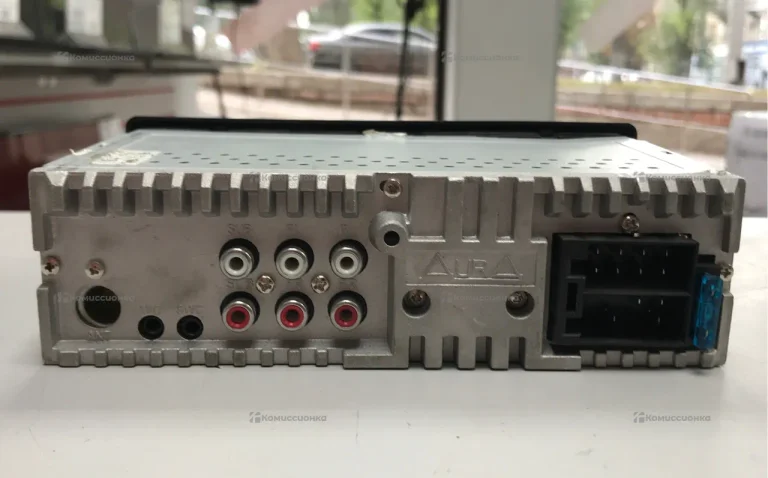 Автомагнитола  aura amh-77dsp
