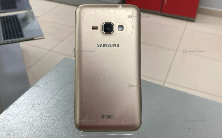 Samsung Galaxy J1 1/8 ГБ