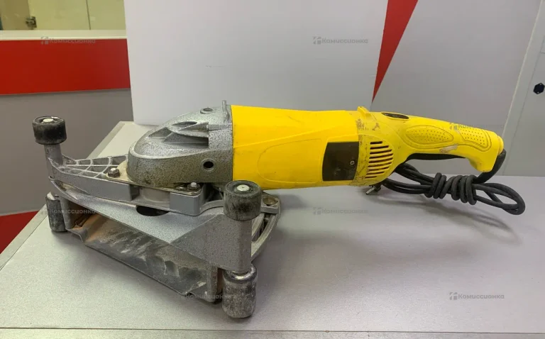 Штроборез Калибр Мастер ШТБЭ-2600/230М