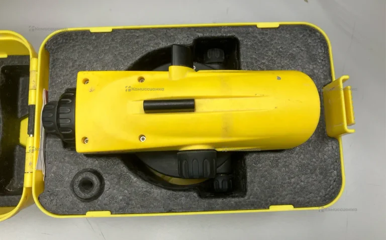 Оптический нивелир Leica NA320