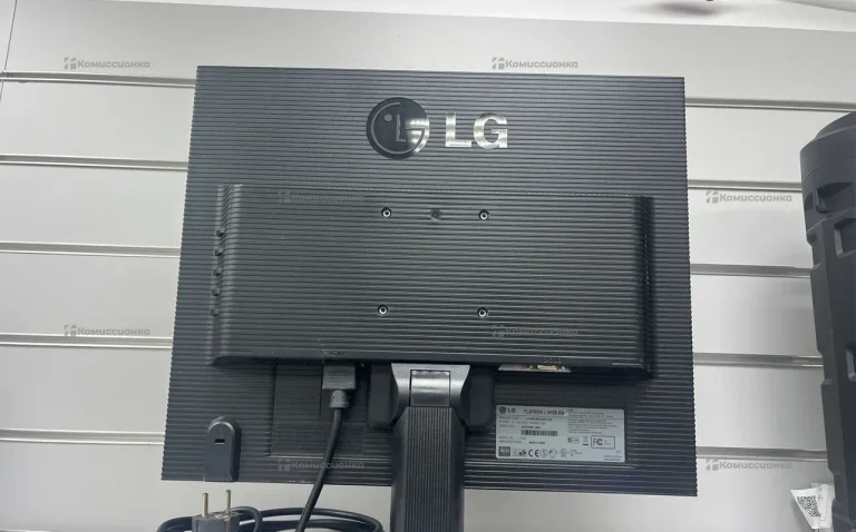 Монитор lg flatron l1942s .