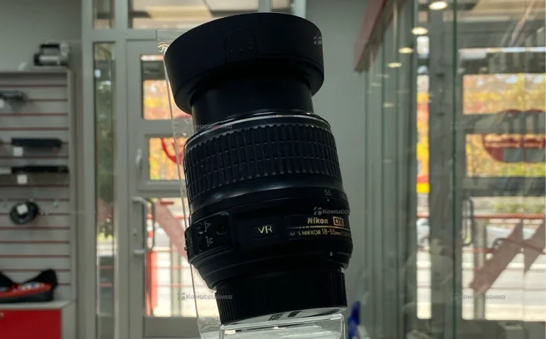 Объектив Nikon 18-55
