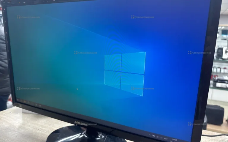 Монитор Samsung S24D300H