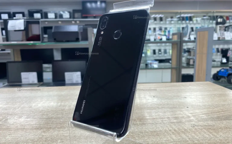 Huawei P20 lite 4/64 Гб