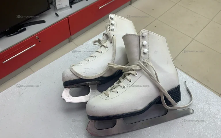 Коньки фигурные 34р