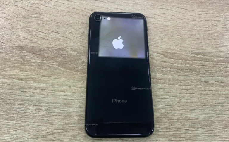 Apple iPhone 8 2/32 ГБ
