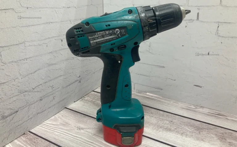 Шуруповерт Makita 6271D