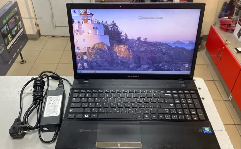 Ноутбук Samsung 305v