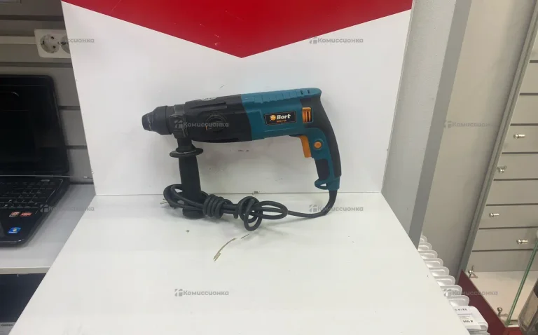 Перфоратор Bort BHD-720