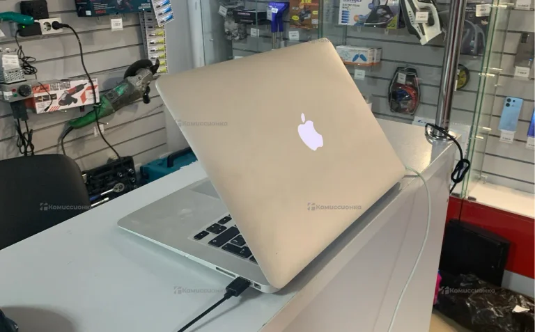 Ноутбук Apple MacBook Air 2017, 13.3 дюйма (A1644)