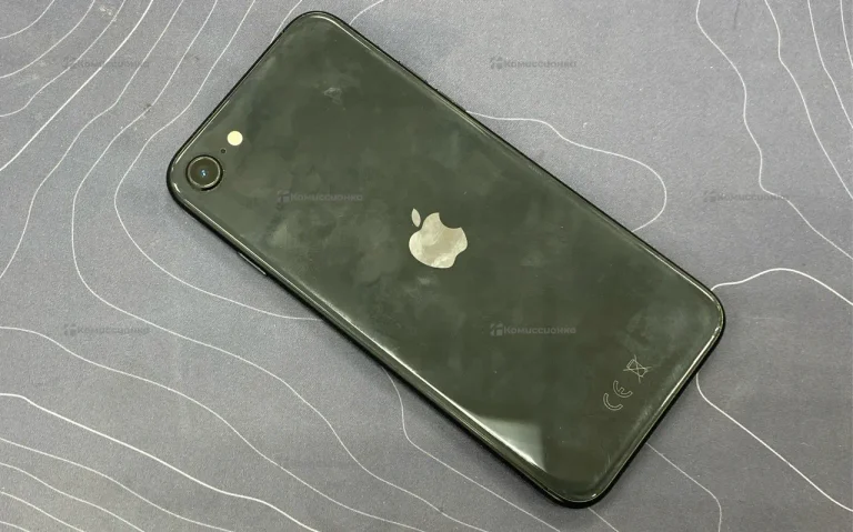 Apple iPhone SE (2020) 3/64 ГБ