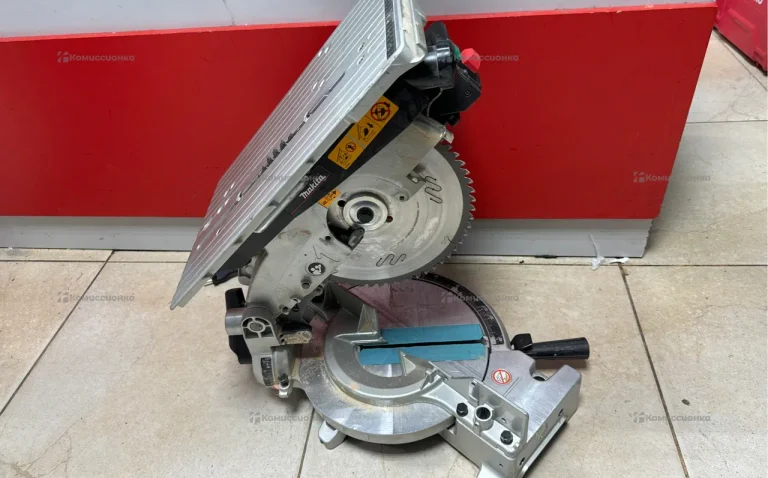 Торцовочная пила makita LH1040F