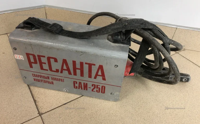Сварочный аппарат РЕСАНТА САИ-250 (с проводами)