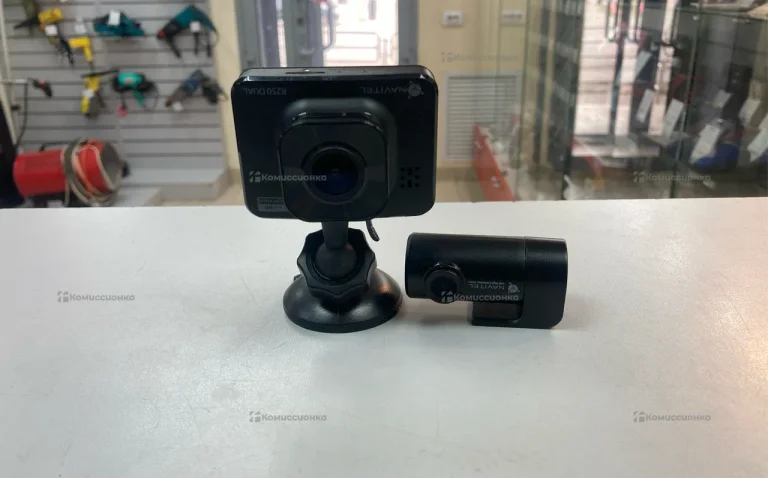 Видеорегистратор  navitel r250