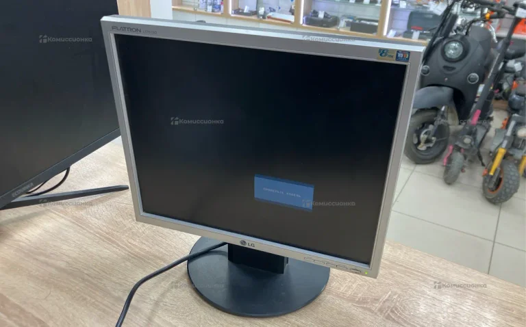 Монитор  LG L1751SQ
