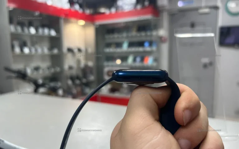 Часы  Apple Watch Series 6 44mm
