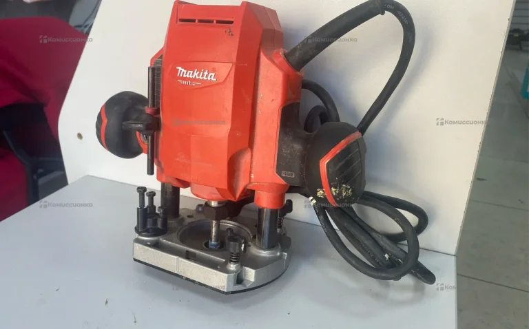 Фрезер makita MT M3601