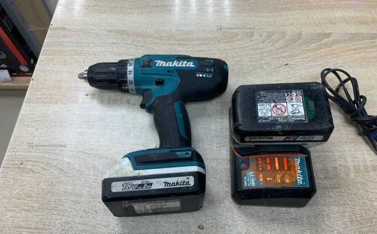 Дрель-шуруповерт Makita DF488D