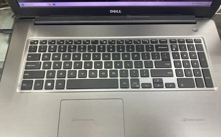 Ноутбук  DELL P32E