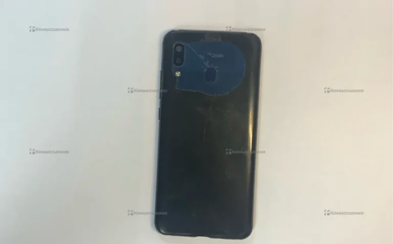 Samsung Galaxy A20 3/32 ГБ