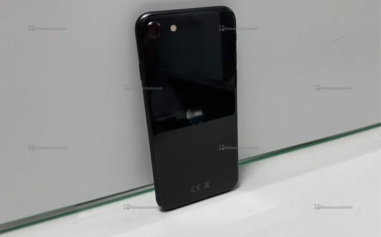 Apple iPhone SE (2020) 3/64 ГБ
