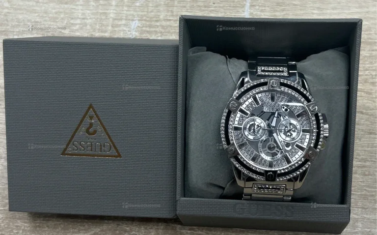 Часы Guess