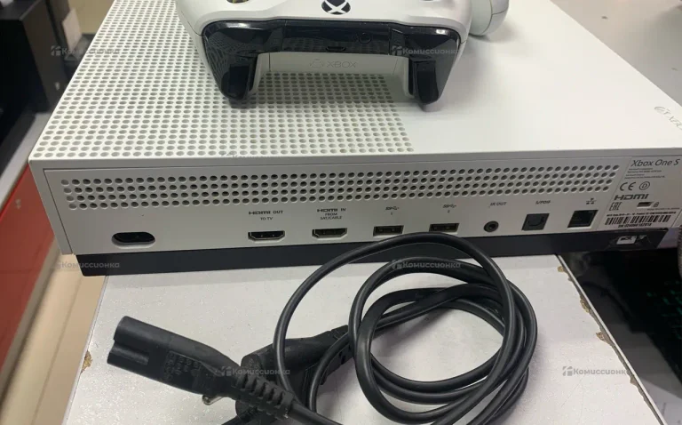 Приставка Xbox One S 1Tb