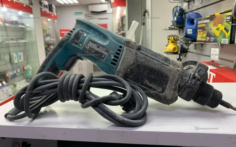перфоратор Makita hr 2470 .