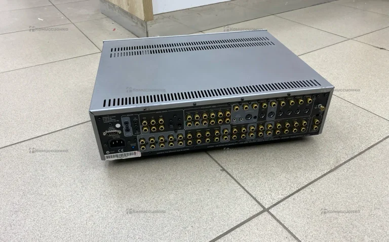 Ресивер  Arcam AV8 preamp processor