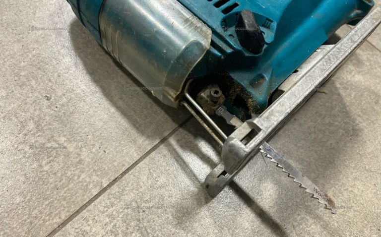 Электролобзик makita 4329
