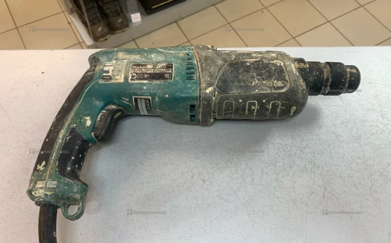 Перфоратор Makita 2470.