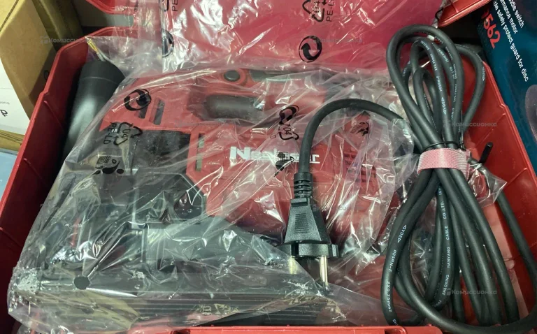 электролобзик NJS-800